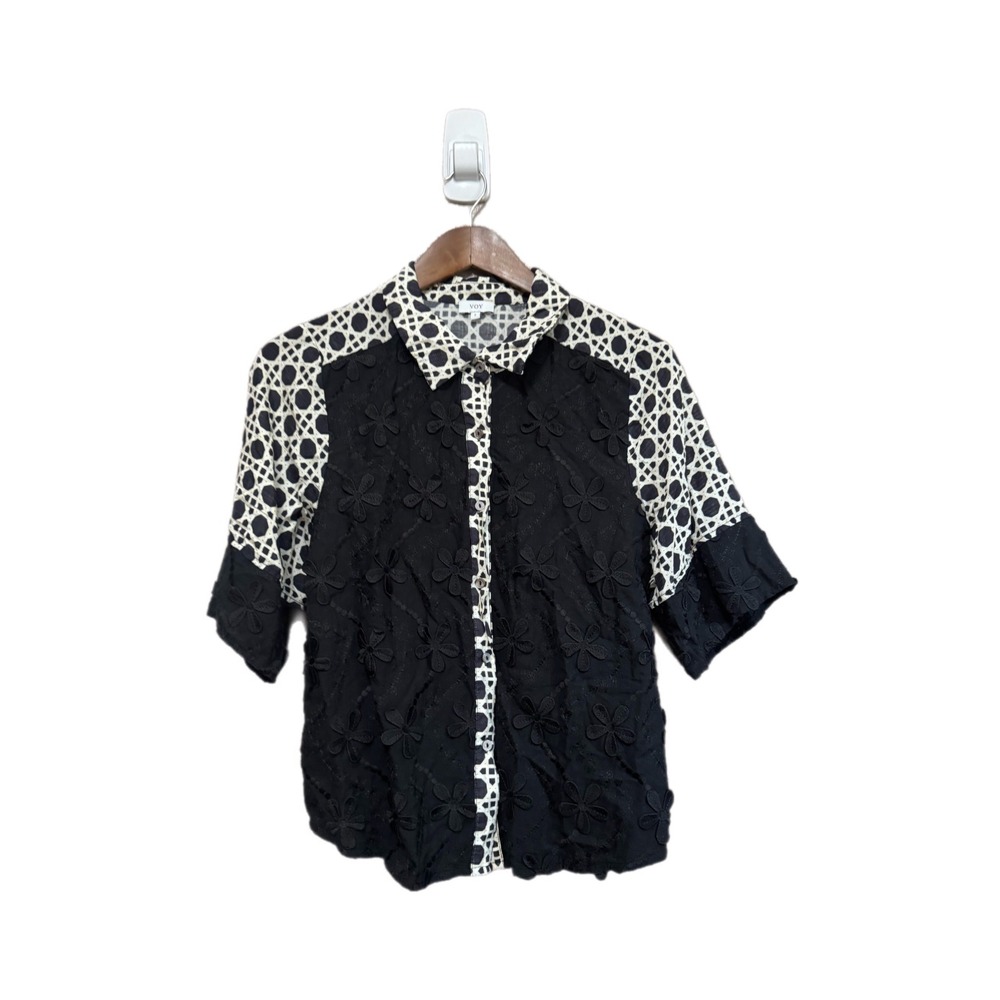 Voy Button Front Top Women Small Black White Excellent Floral Eyelet Geometric